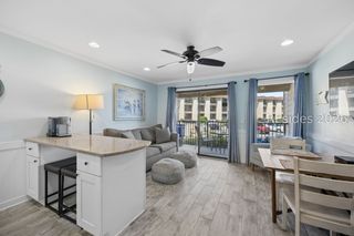 40 Folly Field Road B102, Hilton Head Island, SC 29928