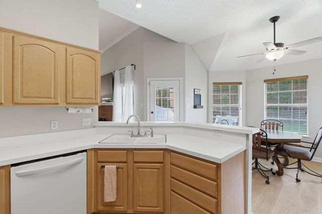 1451 Shadow Run, Weatherford, TX 76086