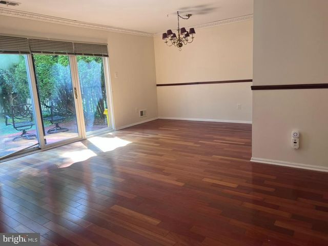 2 CHADWICK CT, Robbinsville, NJ 08691
