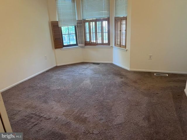2 CHADWICK CT, Robbinsville, NJ 08691