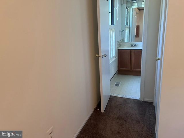2 CHADWICK CT, Robbinsville, NJ 08691