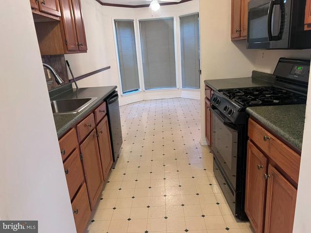 2 CHADWICK CT, Robbinsville, NJ 08691