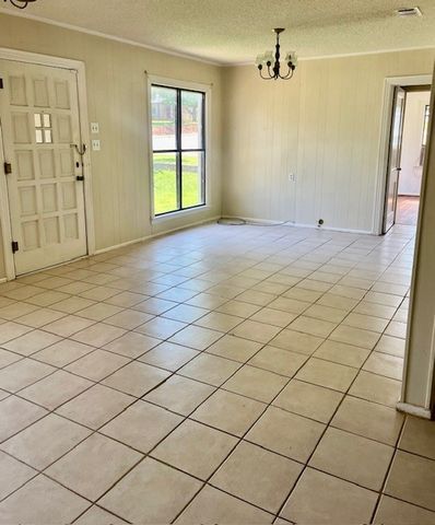 201 Breckenridge Street, Albany, TX 76430