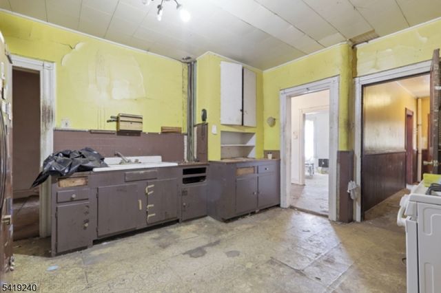 130 19Th Ave, Irvington Twp., NJ 07111