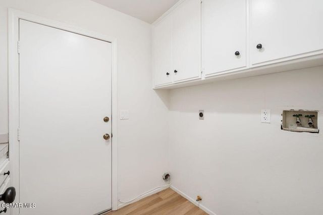 335 Medea Creek Lane, Oak Park, CA 91377