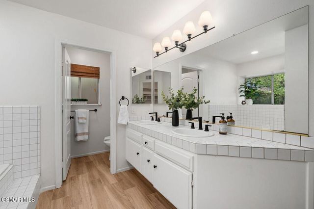 335 Medea Creek Lane, Oak Park, CA 91377