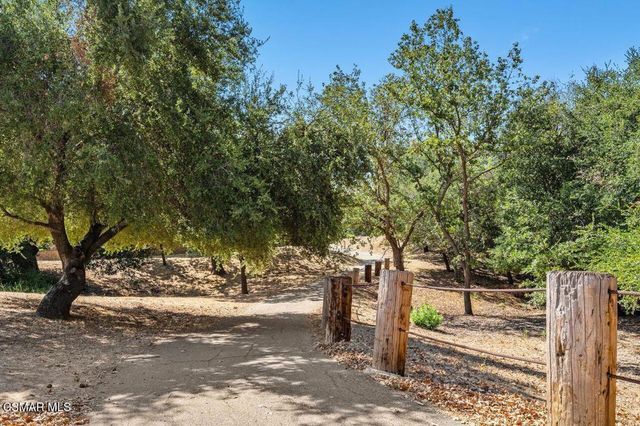 335 Medea Creek Lane, Oak Park, CA 91377