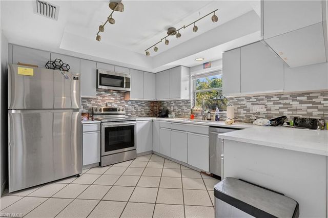 940 17th ST SW, Naples, FL 34117