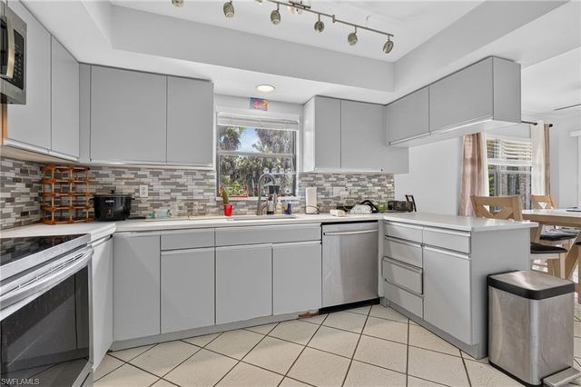 940 17th ST SW, Naples, FL 34117