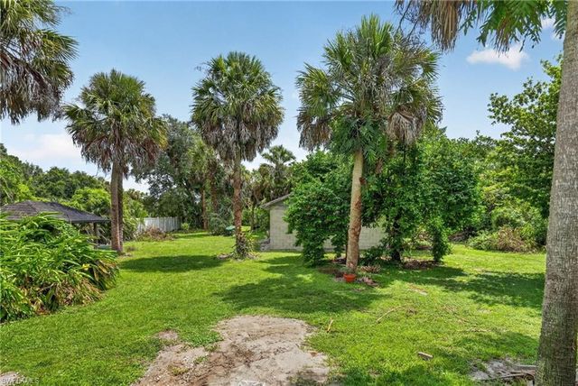 940 17th ST SW, Naples, FL 34117