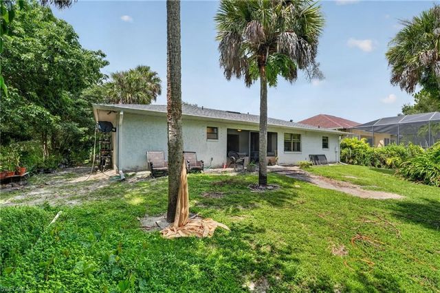 940 17th ST SW, Naples, FL 34117