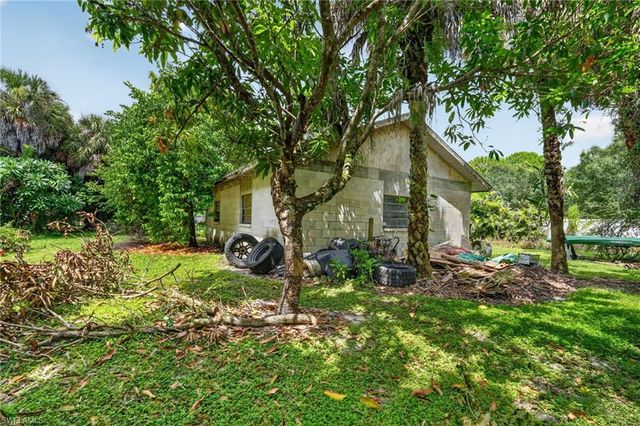 940 17th ST SW, Naples, FL 34117