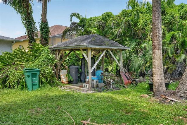 940 17th ST SW, Naples, FL 34117
