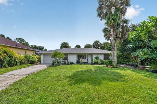 940 17th ST SW, Naples, FL 34117