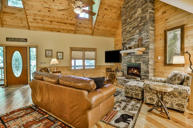 40 Graham Court, Ellijay, GA 30540
