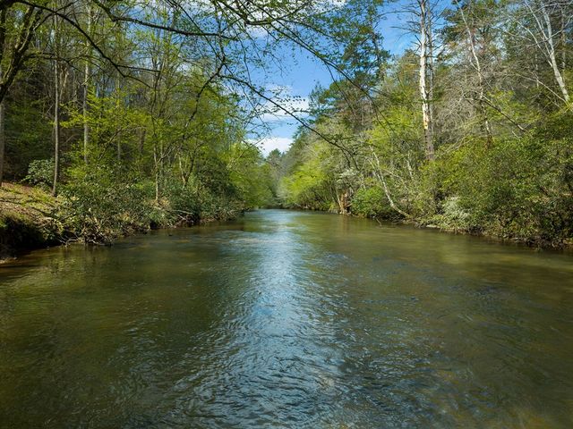 40 Graham Court, Ellijay, GA 30540
