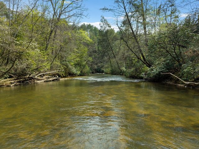 40 Graham Court, Ellijay, GA 30540