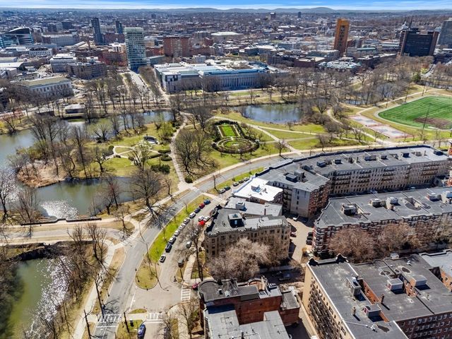 51 Park Dr 9, Boston, MA 02215