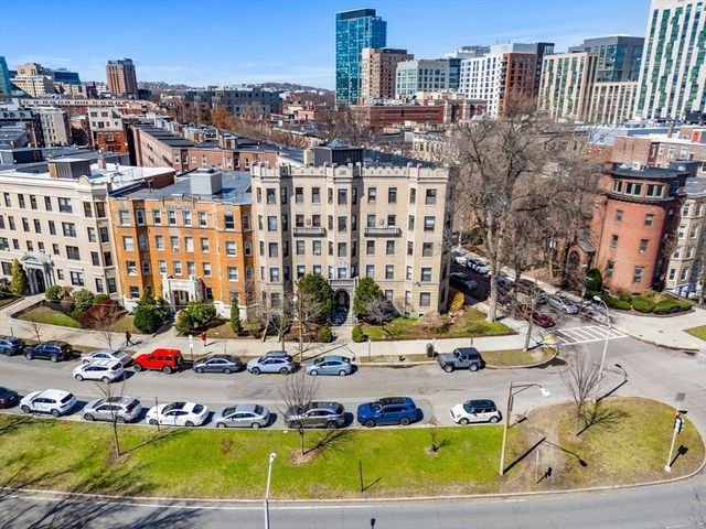 51 Park Dr 9, Boston, MA 02215