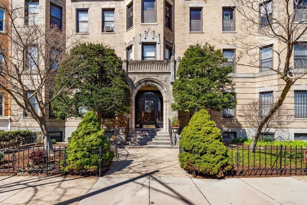 51 Park Dr 9, Boston, MA 02215