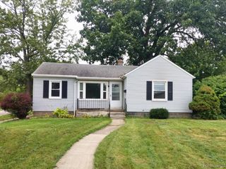 8601 Riverview Street, Dearborn Heights, MI 48127