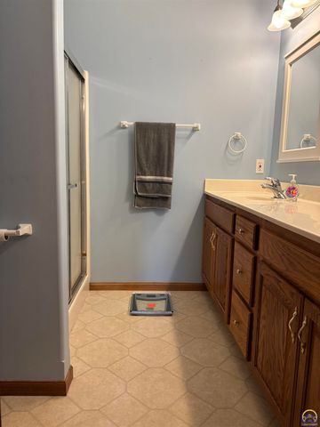 1907 Deerbrook Lane, Emporia, KS 66801