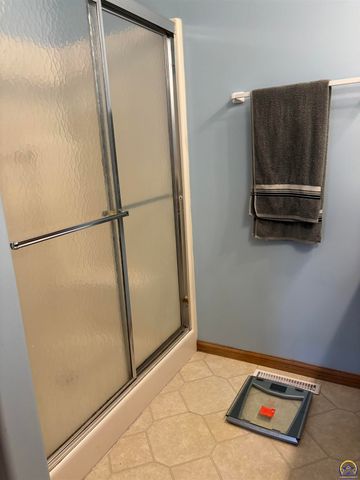 1907 Deerbrook Lane, Emporia, KS 66801