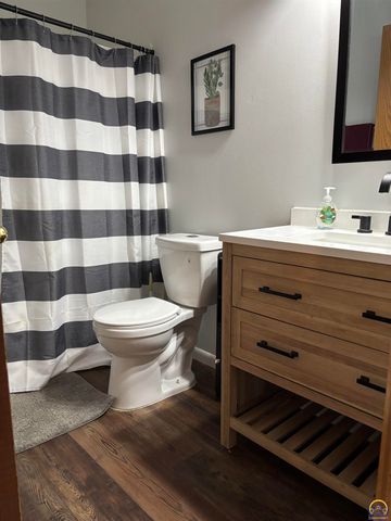 1907 Deerbrook Lane, Emporia, KS 66801