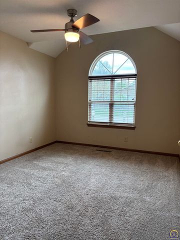 1907 Deerbrook Lane, Emporia, KS 66801