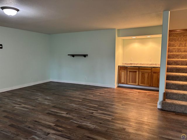 1907 Deerbrook Lane, Emporia, KS 66801