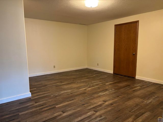 1907 Deerbrook Lane, Emporia, KS 66801