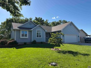 1907 Deerbrook Lane, Emporia, KS 66801