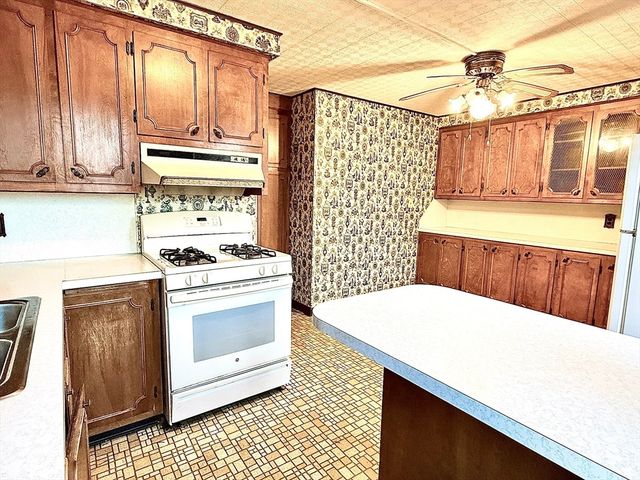 87 Hathaway St 1, New Bedford, MA 02746