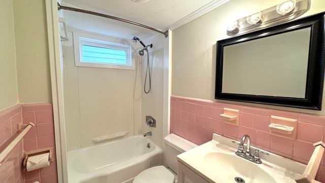 236 Washington St 3, Marblehead, MA 01945