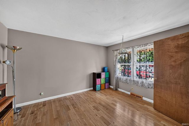 53449 Martin Lane, South Bend, IN 46635