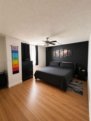 800 N Miami Ave E-305, Miami, FL 33136