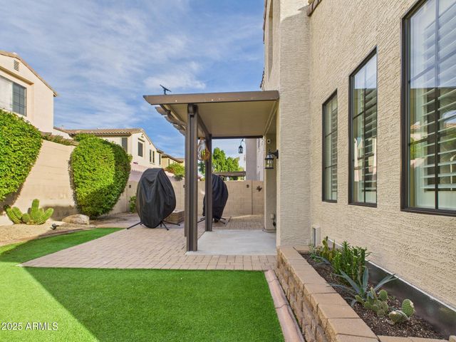 2326 W SLEEPY RANCH Road, Phoenix, AZ 85085