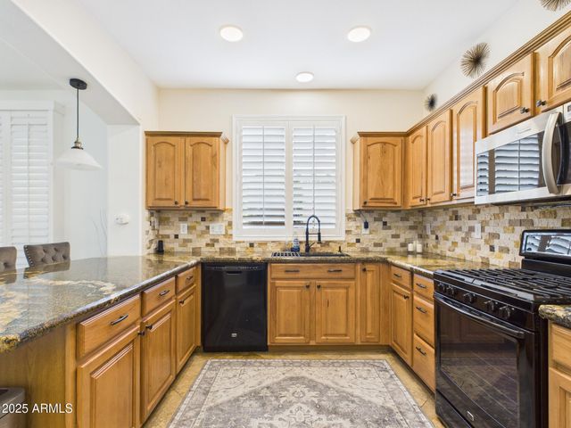 2326 W SLEEPY RANCH Road, Phoenix, AZ 85085