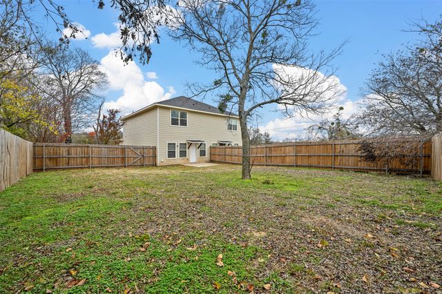 601 Thomas Street 1, Bonham, TX 75418