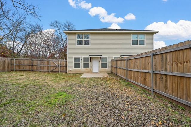 601 Thomas Street 1, Bonham, TX 75418