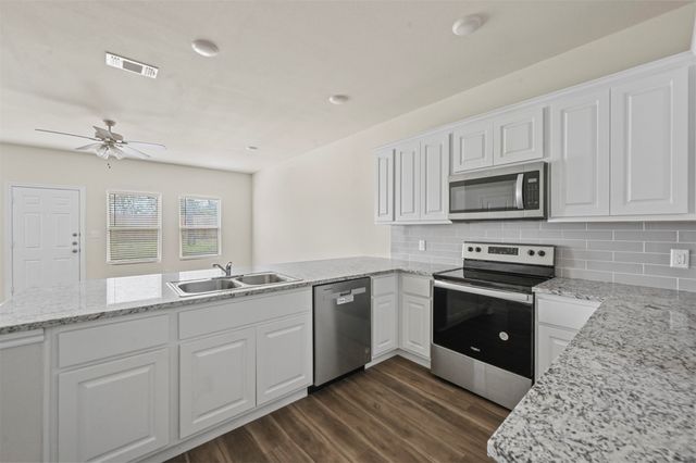 601 Thomas Street 1, Bonham, TX 75418