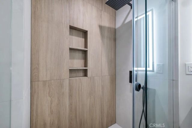 6156 Colbath, Valley Glen, CA 91401