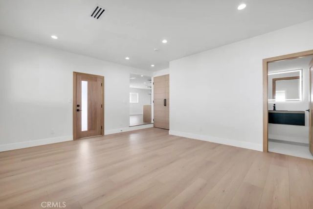 6156 Colbath, Valley Glen, CA 91401