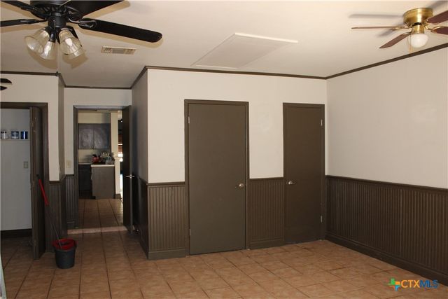 46 Oak Villa Road, Canyon Lake, TX 78133