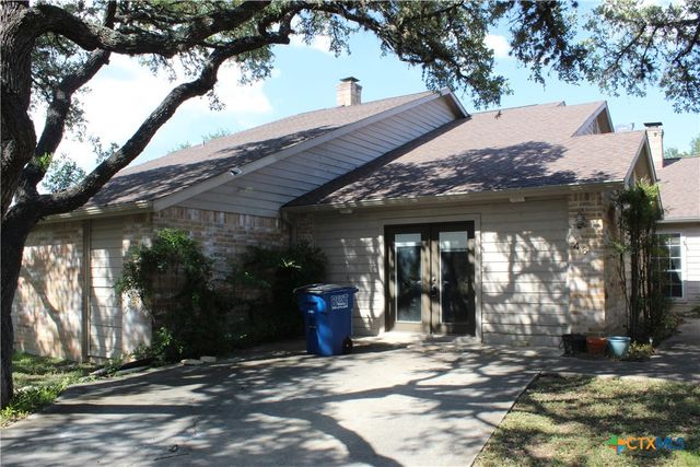 46 Oak Villa Road, Canyon Lake, TX 78133