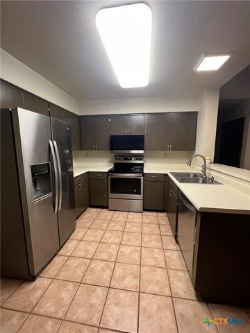 46 Oak Villa Road, Canyon Lake, TX 78133