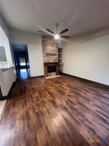 46 Oak Villa Road, Canyon Lake, TX 78133