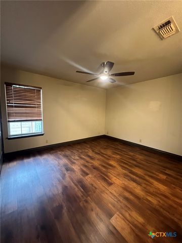 46 Oak Villa Road, Canyon Lake, TX 78133