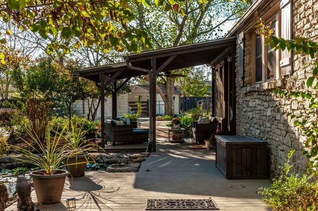 1745 Saundersville Rd, Hendersonville, TN 37075