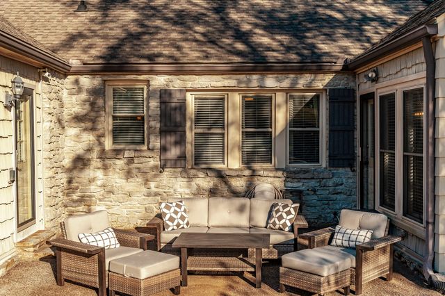 1745 Saundersville Rd, Hendersonville, TN 37075